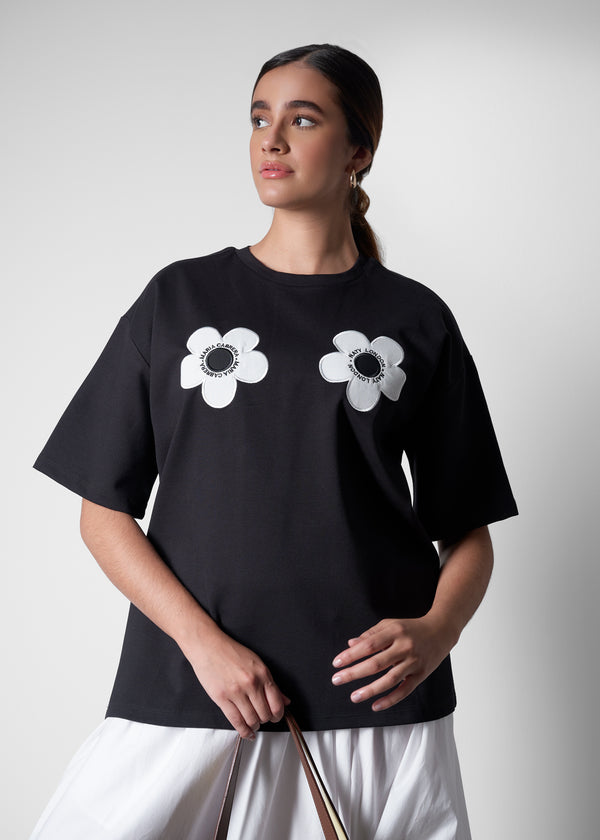 Camiseta Over Flor Negro - Blanco